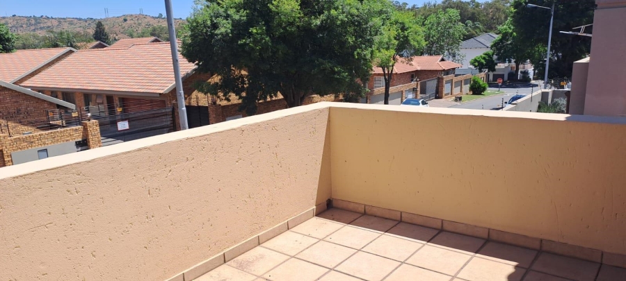 3 Bedroom Property for Sale in New Redruth Gauteng