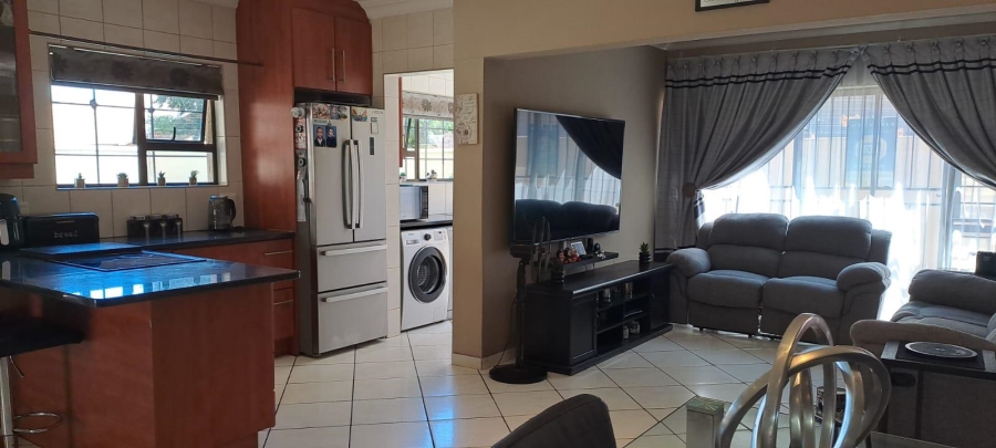 3 Bedroom Property for Sale in New Redruth Gauteng