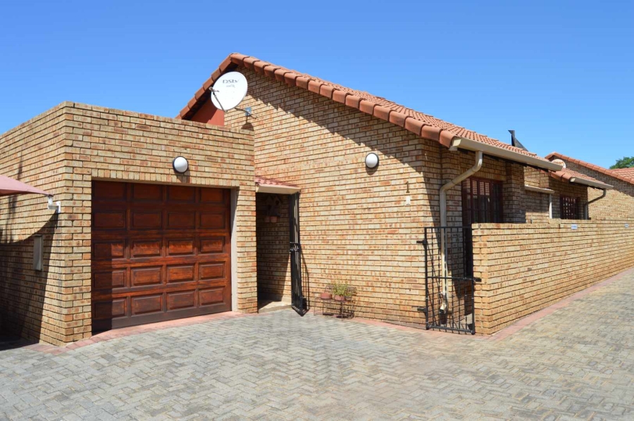 3 Bedroom Property for Sale in New Redruth Gauteng