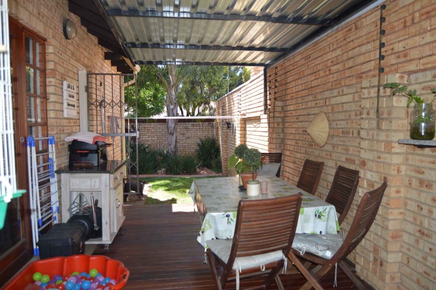 3 Bedroom Property for Sale in New Redruth Gauteng