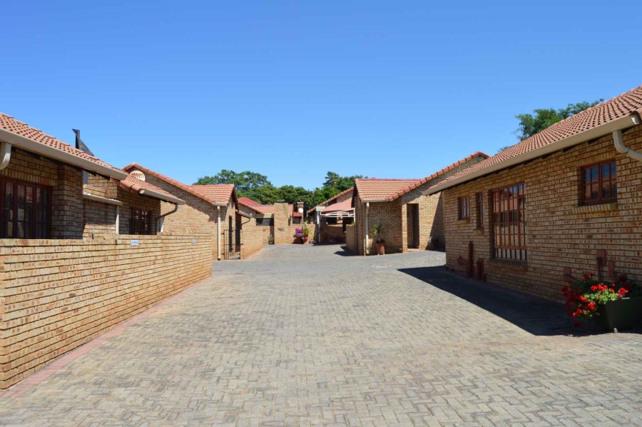3 Bedroom Property for Sale in New Redruth Gauteng
