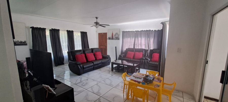 4 Bedroom Property for Sale in Mulbarton Gauteng