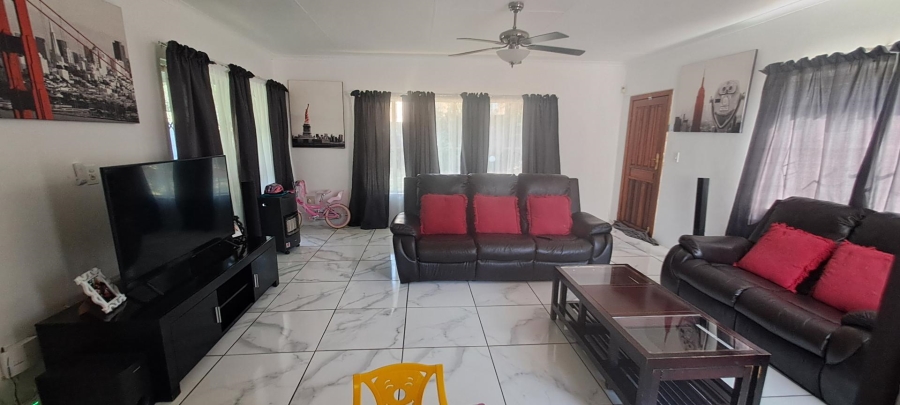 4 Bedroom Property for Sale in Mulbarton Gauteng