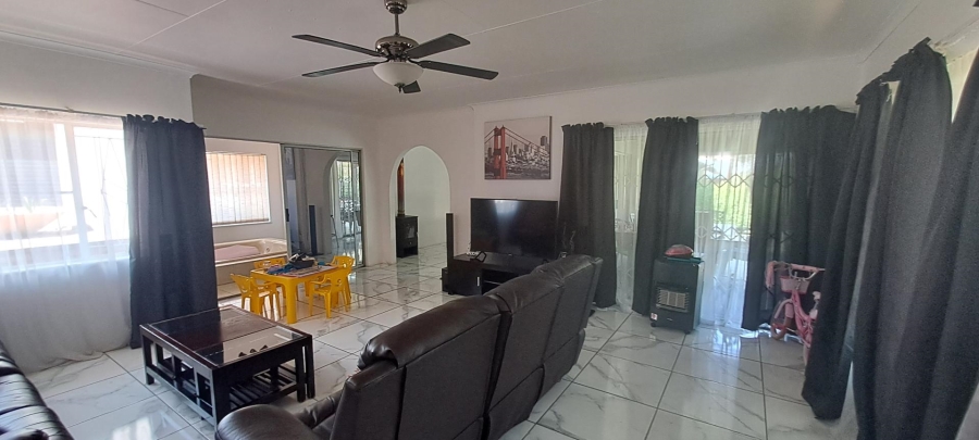 4 Bedroom Property for Sale in Mulbarton Gauteng