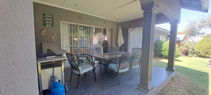 4 Bedroom Property for Sale in Mulbarton Gauteng