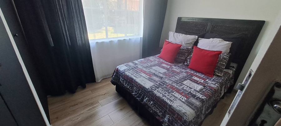 4 Bedroom Property for Sale in Mulbarton Gauteng