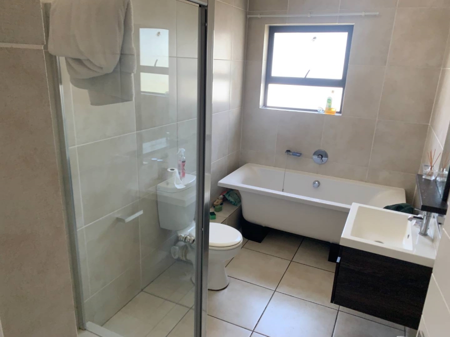 2 Bedroom Property for Sale in Oakdene Gauteng
