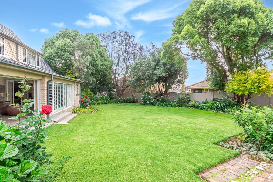 5 Bedroom Property for Sale in Radiokop Gauteng