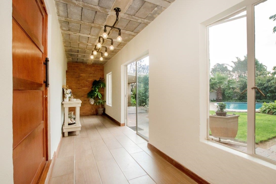 5 Bedroom Property for Sale in Radiokop Gauteng