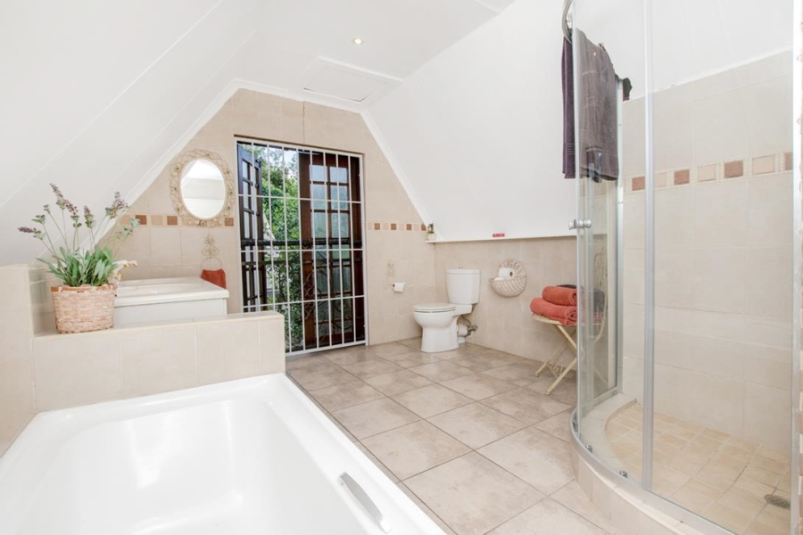 5 Bedroom Property for Sale in Radiokop Gauteng