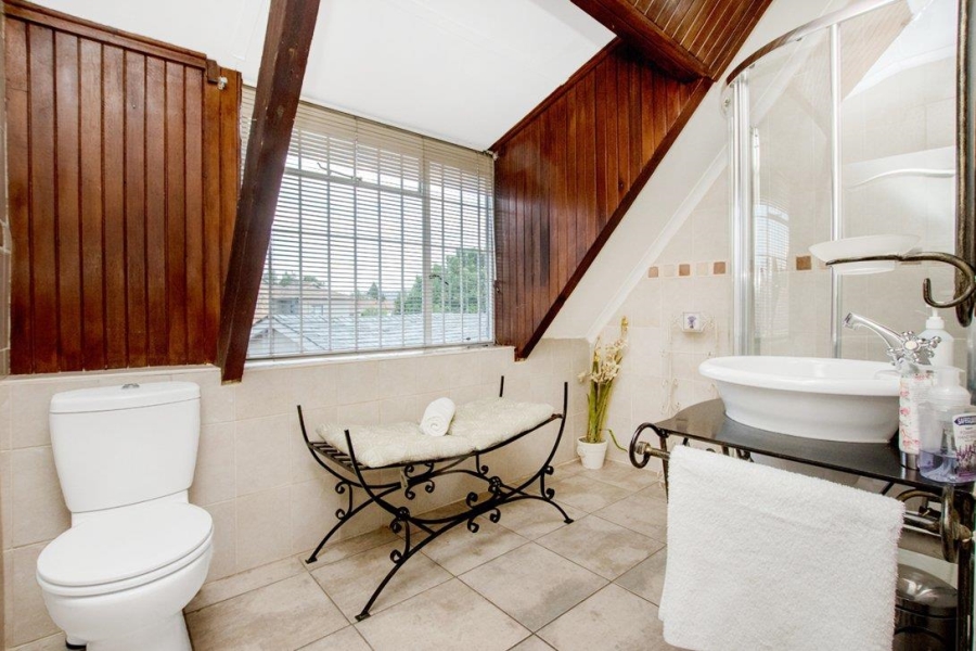 5 Bedroom Property for Sale in Radiokop Gauteng