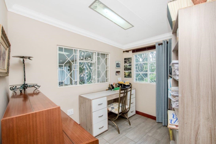 5 Bedroom Property for Sale in Radiokop Gauteng