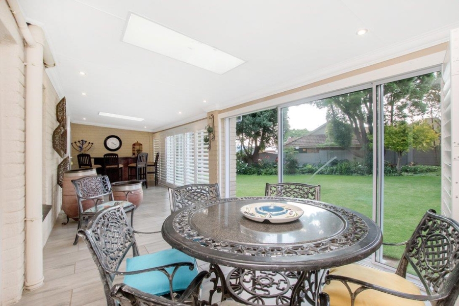 5 Bedroom Property for Sale in Radiokop Gauteng