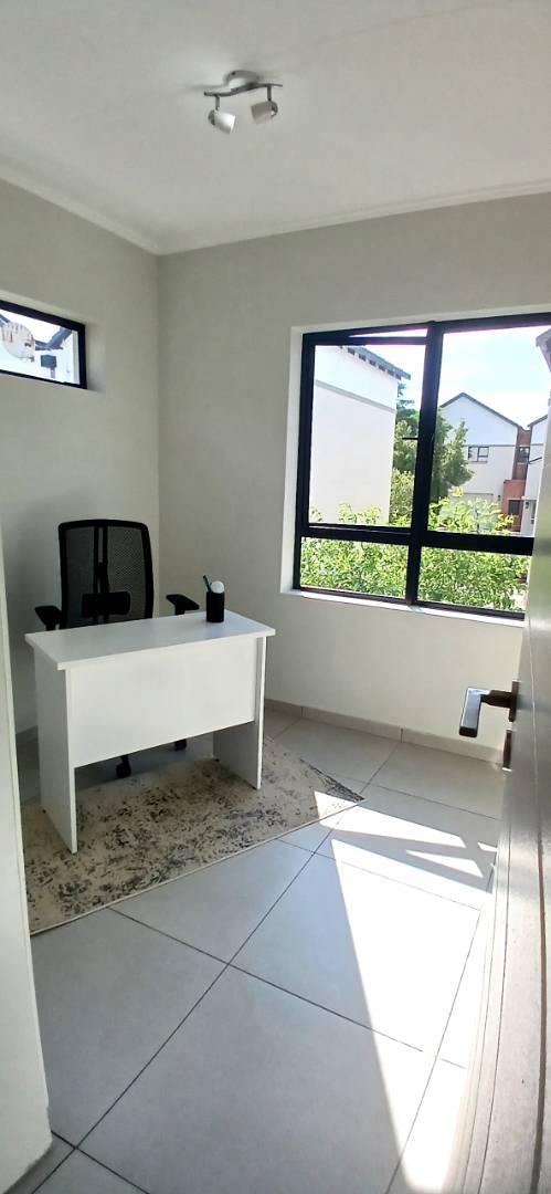 To Let 3 Bedroom Property for Rent in Broadacres Gauteng
