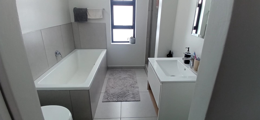 To Let 3 Bedroom Property for Rent in Broadacres Gauteng