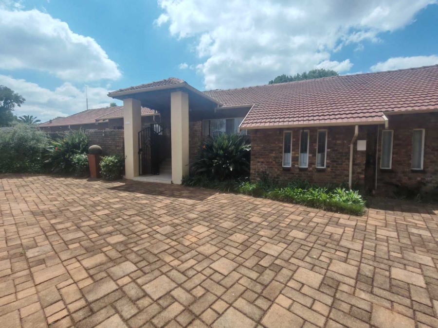 4 Bedroom Property for Sale in Hennopspark Gauteng
