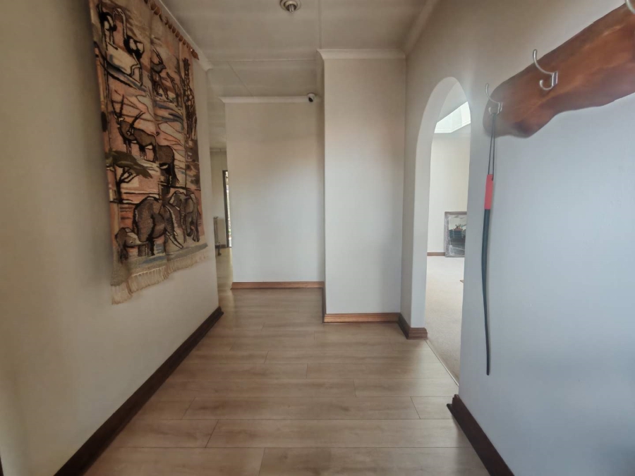 4 Bedroom Property for Sale in Hennopspark Gauteng