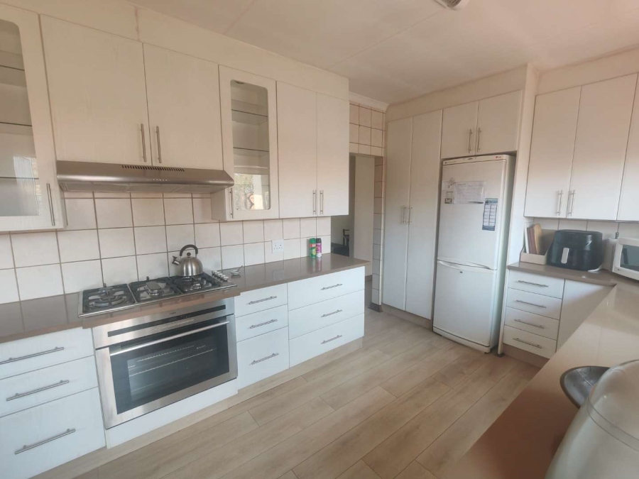 4 Bedroom Property for Sale in Hennopspark Gauteng