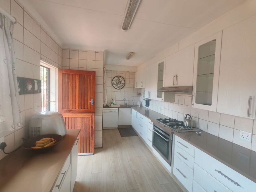 4 Bedroom Property for Sale in Hennopspark Gauteng