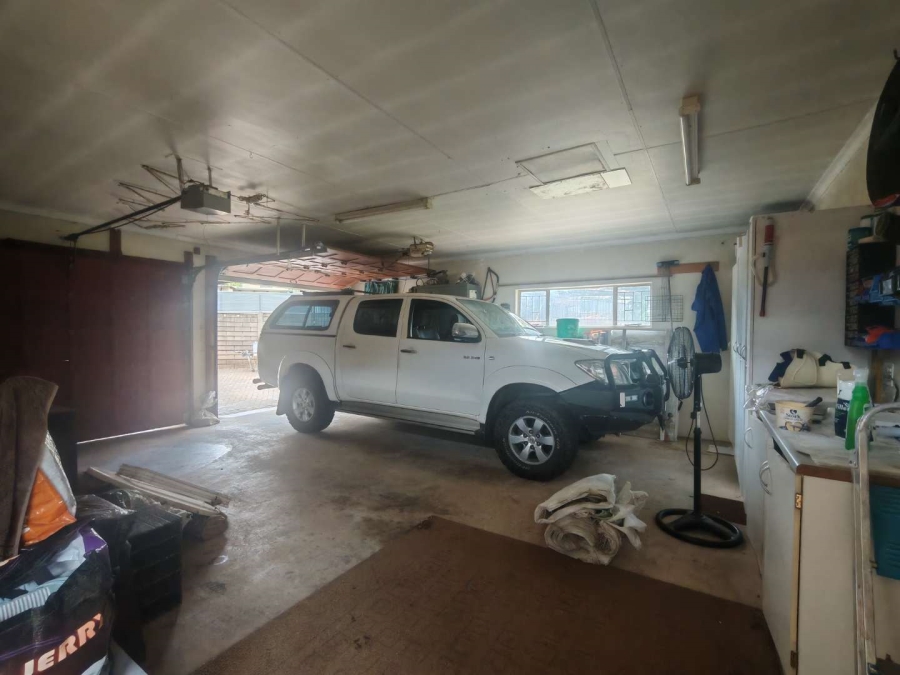 4 Bedroom Property for Sale in Hennopspark Gauteng