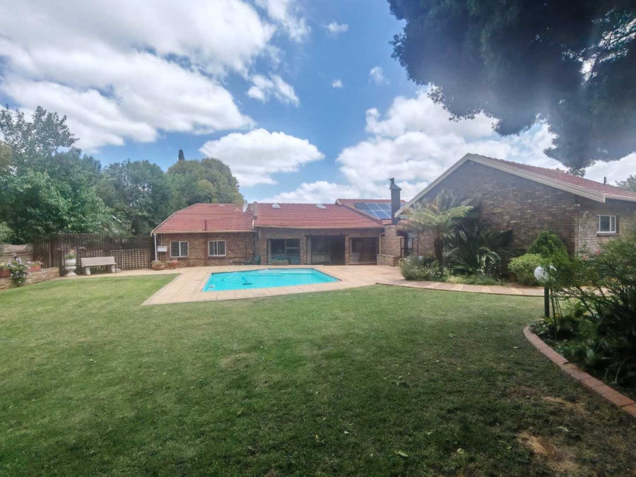 4 Bedroom Property for Sale in Hennopspark Gauteng