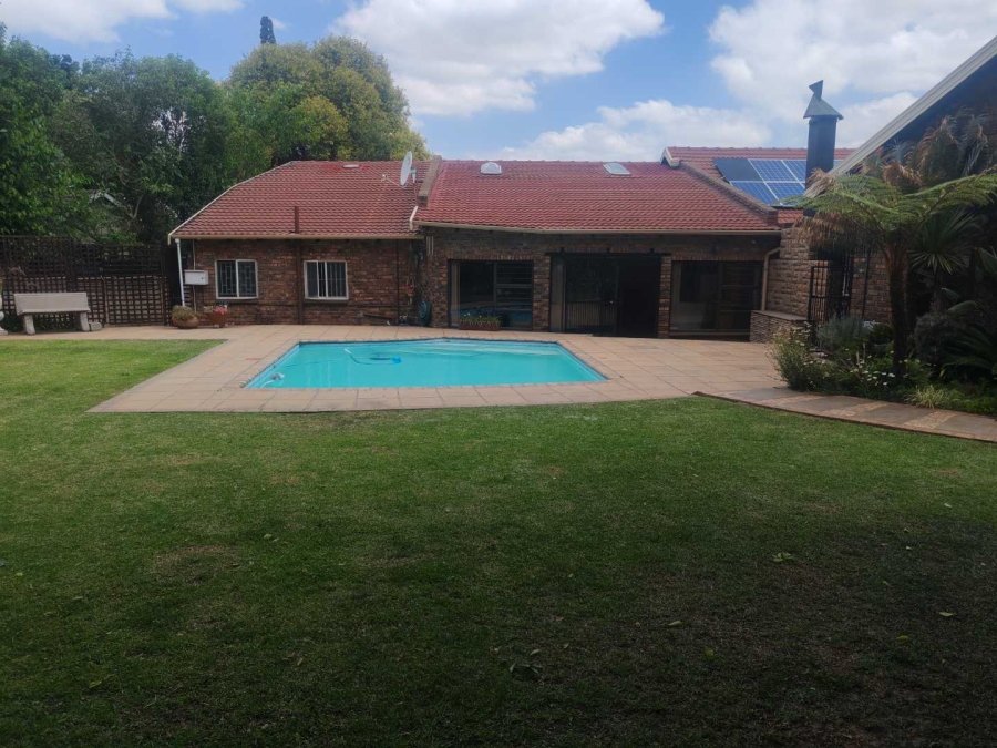 4 Bedroom Property for Sale in Hennopspark Gauteng