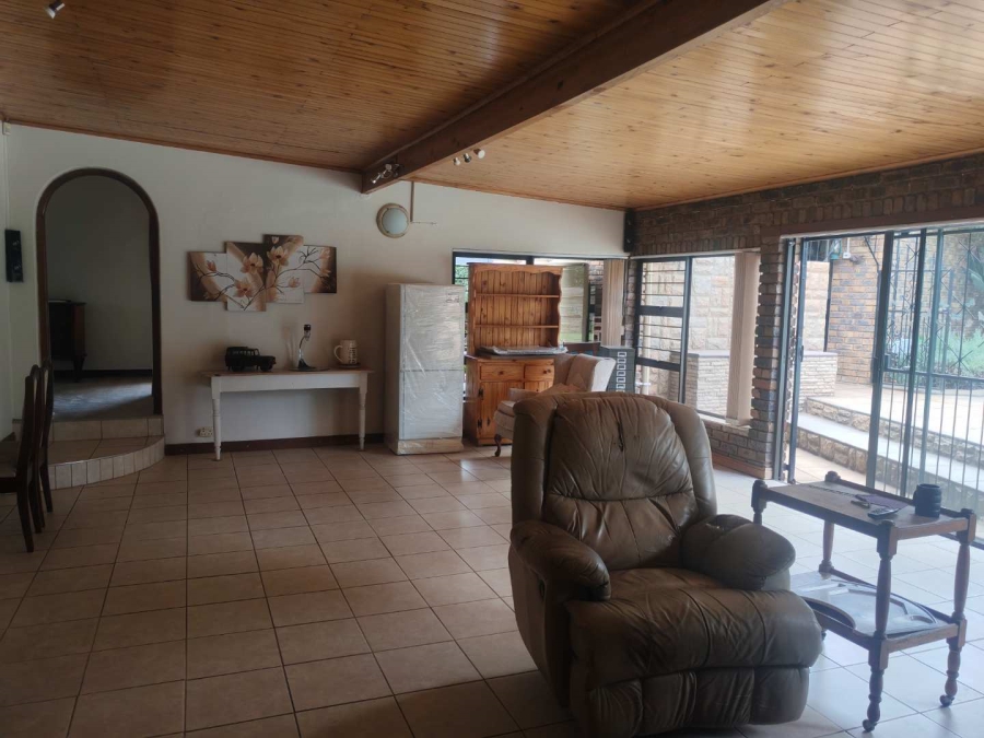 4 Bedroom Property for Sale in Hennopspark Gauteng