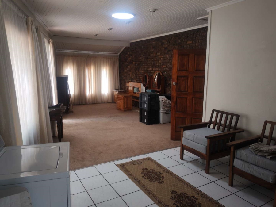 4 Bedroom Property for Sale in Hennopspark Gauteng