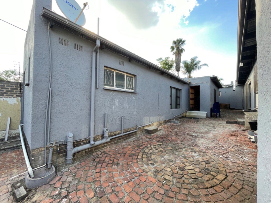 To Let 1 Bedroom Property for Rent in Birchleigh Gauteng