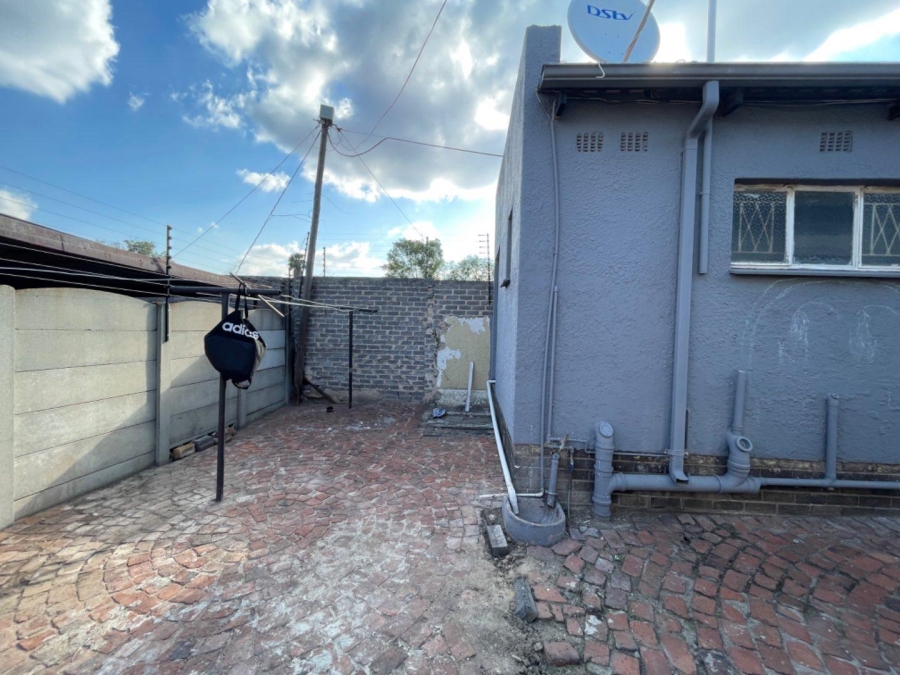 To Let 1 Bedroom Property for Rent in Birchleigh Gauteng
