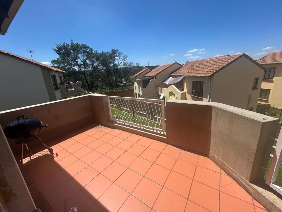2 Bedroom Property for Sale in Mondeor Gauteng