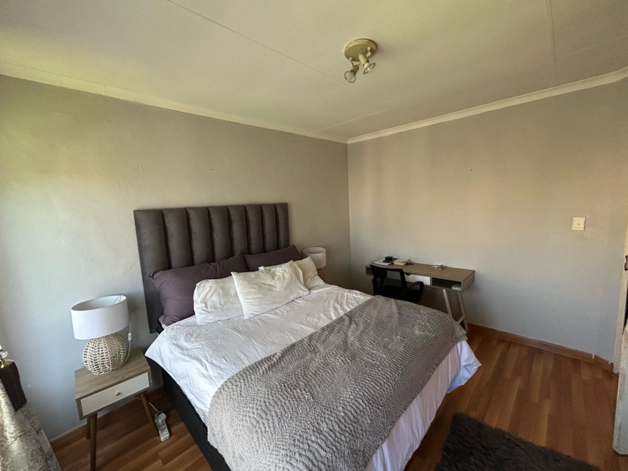 2 Bedroom Property for Sale in Mondeor Gauteng