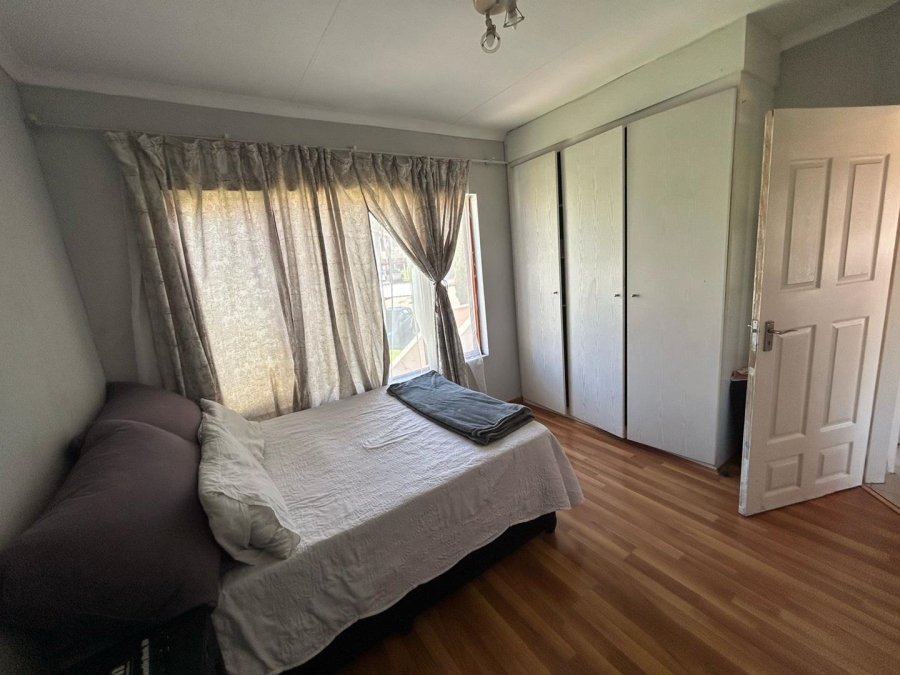 2 Bedroom Property for Sale in Mondeor Gauteng