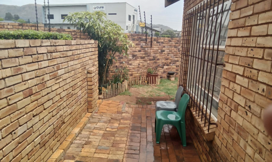 2 Bedroom Property for Sale in Wilgeheuwel Gauteng