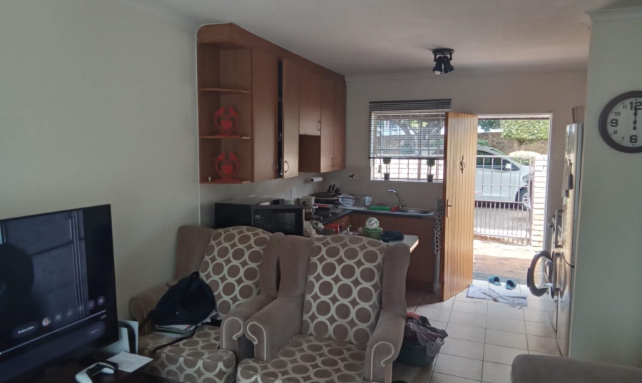 2 Bedroom Property for Sale in Wilgeheuwel Gauteng