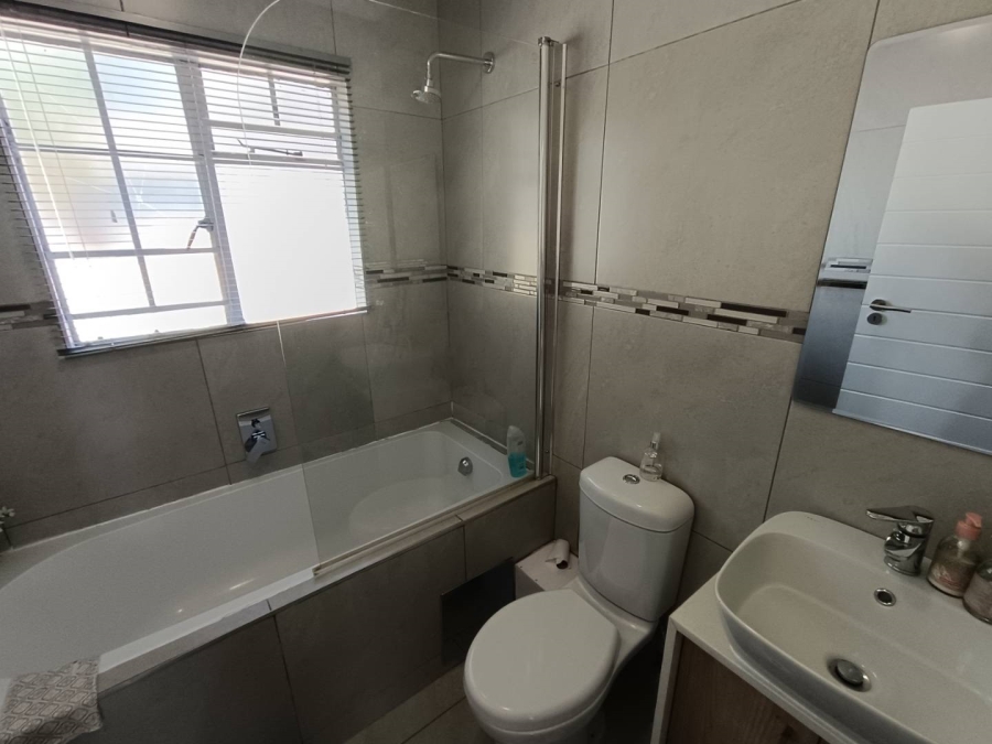 2 Bedroom Property for Sale in Sterrewag Gauteng