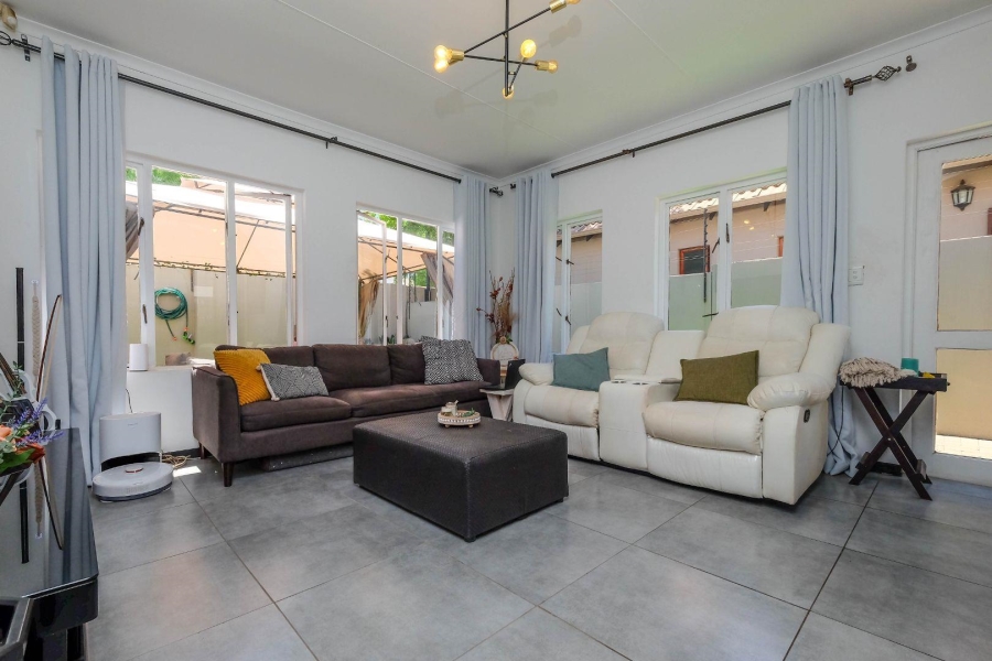 2 Bedroom Property for Sale in Barbeque Downs Gauteng