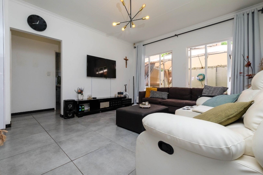 2 Bedroom Property for Sale in Barbeque Downs Gauteng