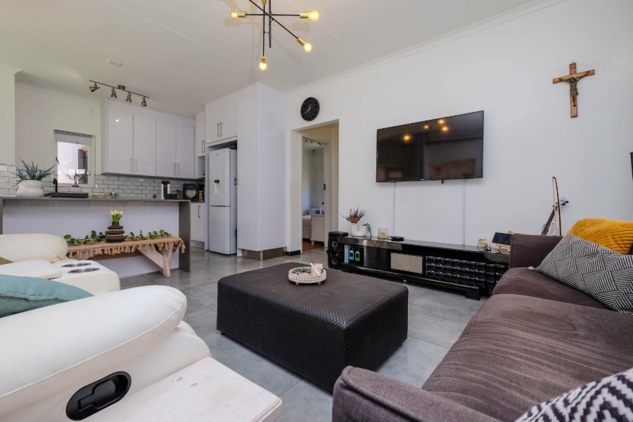 2 Bedroom Property for Sale in Barbeque Downs Gauteng