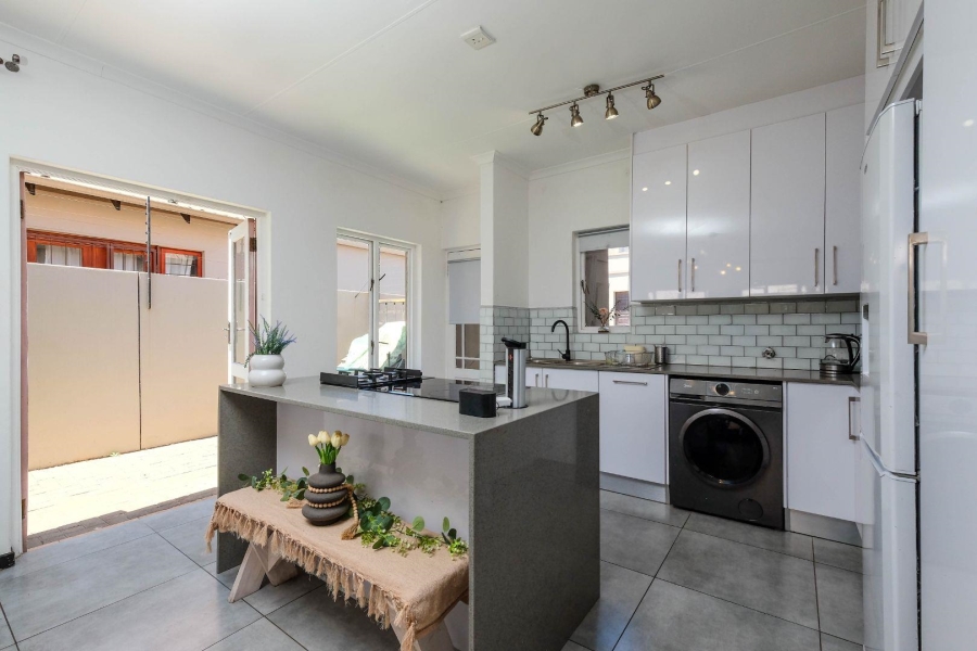 2 Bedroom Property for Sale in Barbeque Downs Gauteng