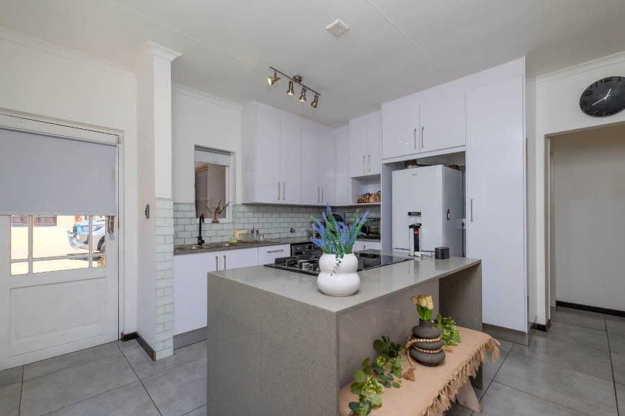 2 Bedroom Property for Sale in Barbeque Downs Gauteng