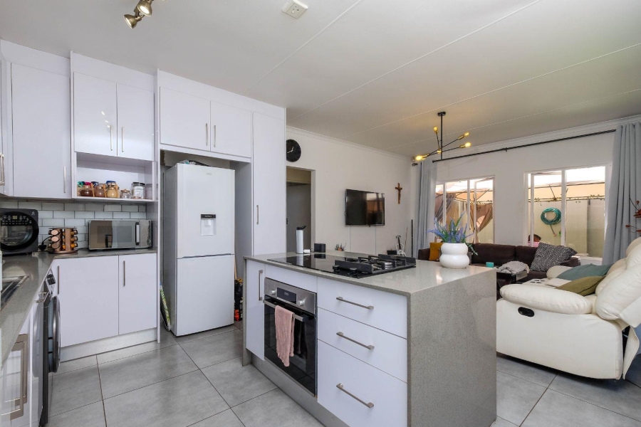 2 Bedroom Property for Sale in Barbeque Downs Gauteng