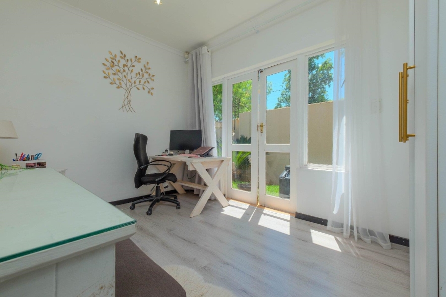 2 Bedroom Property for Sale in Barbeque Downs Gauteng