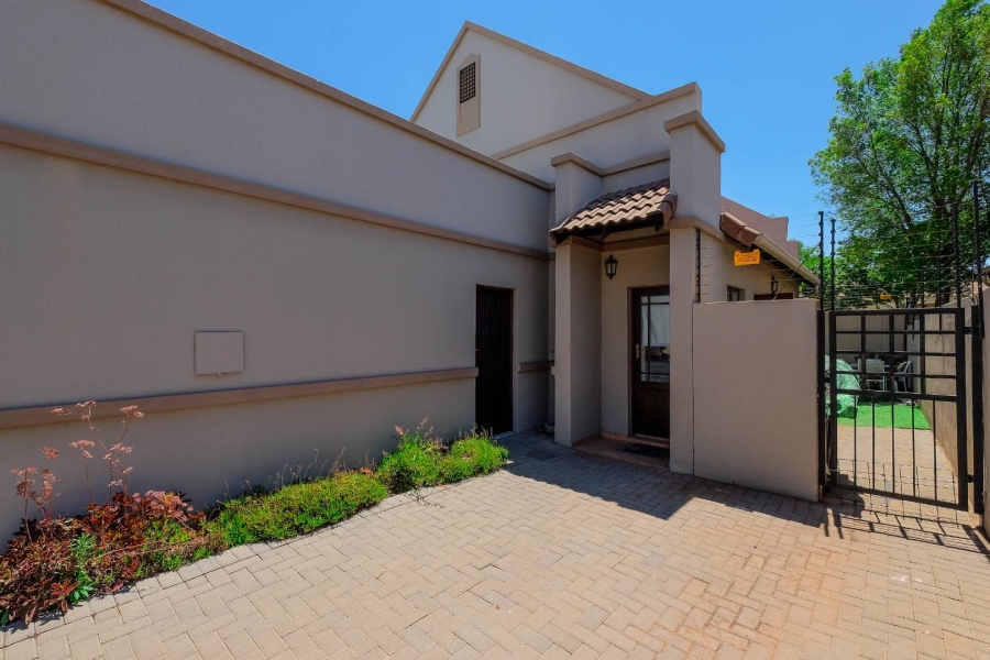 2 Bedroom Property for Sale in Barbeque Downs Gauteng