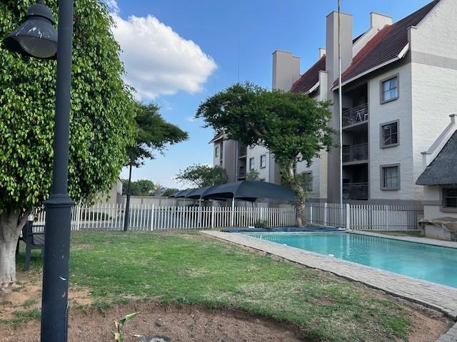 To Let 1 Bedroom Property for Rent in Sundowner Gauteng