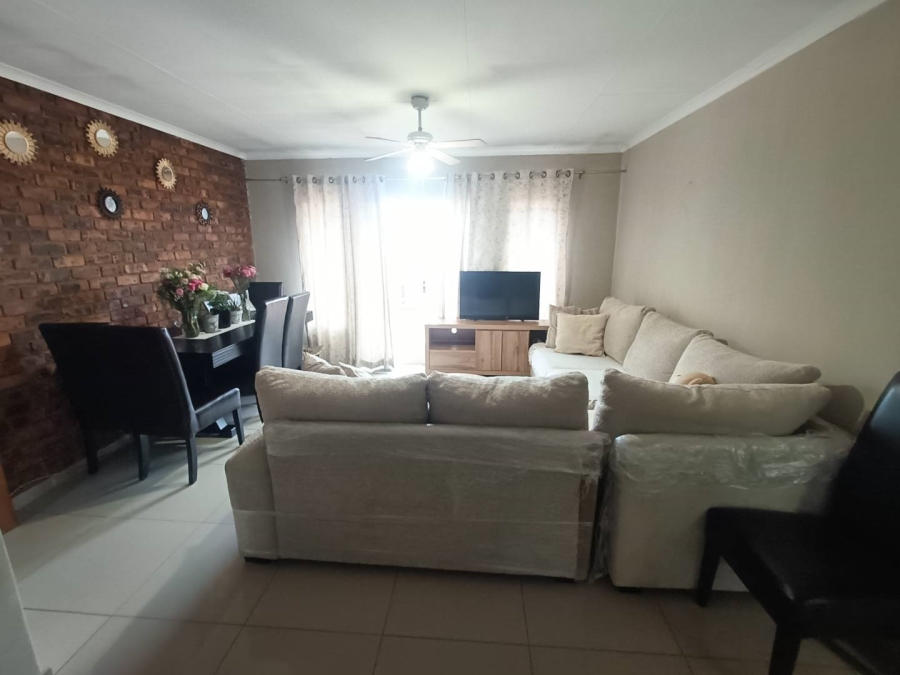 2 Bedroom Property for Sale in Zwartkop Gauteng