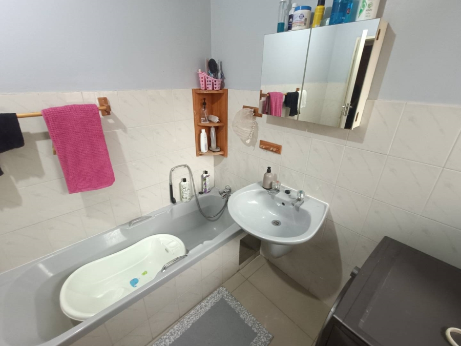 2 Bedroom Property for Sale in Zwartkop Gauteng