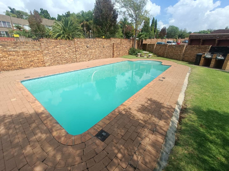 2 Bedroom Property for Sale in Zwartkop Gauteng