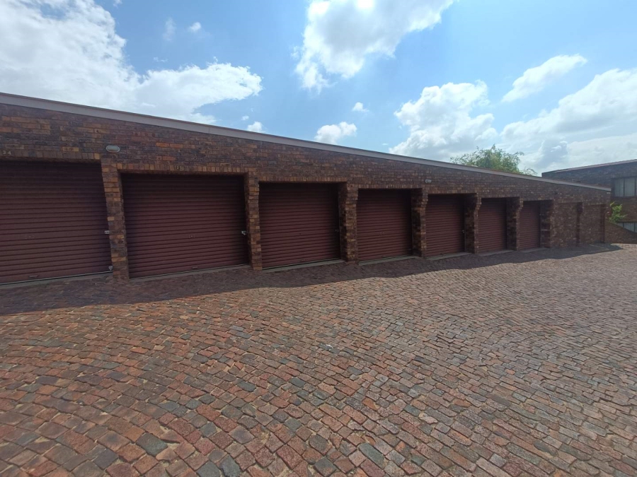2 Bedroom Property for Sale in Zwartkop Gauteng