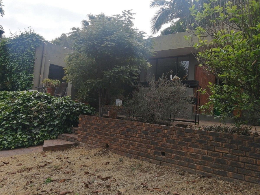 6 Bedroom Property for Sale in Morningside Gauteng